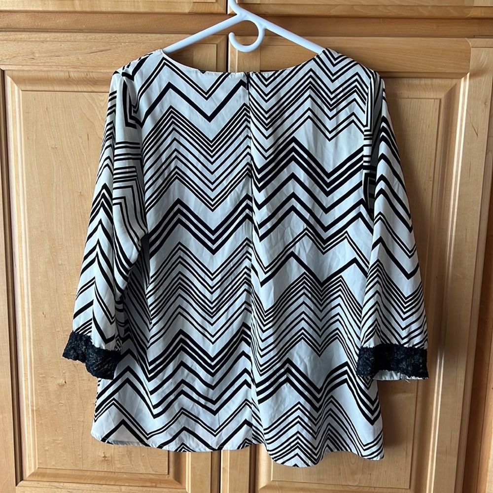 Daytrip Blouse - Picture 7 of 7